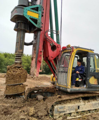 廣西聯(lián)達旋挖鉆機5-30米打樁挖樁深度--農村城鎮(zhèn)地基打樁王